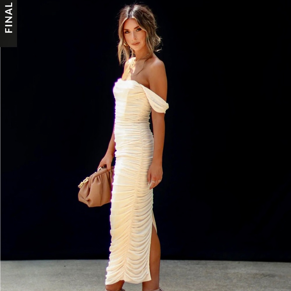 Vici nude off shoulder ruched midi dress S
